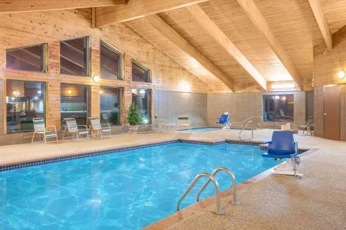 Hotel Americinn By Wyndham Clear Lake