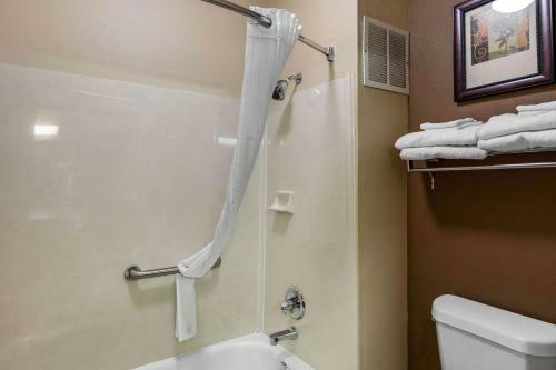 Hotel Comfort Suites Near Stonebriar Mall