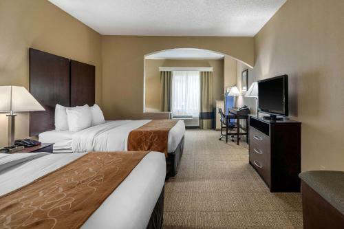 Hotel Comfort Suites Near Stonebriar Mall