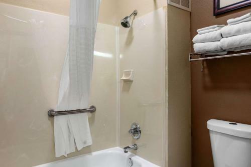 Hotel Comfort Suites Near Stonebriar Mall