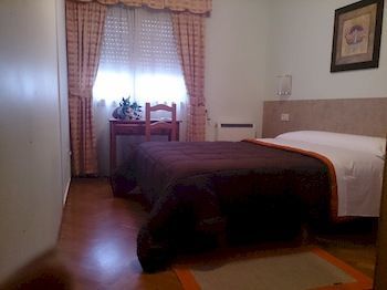 Hostal Pensi�n Santa Clara