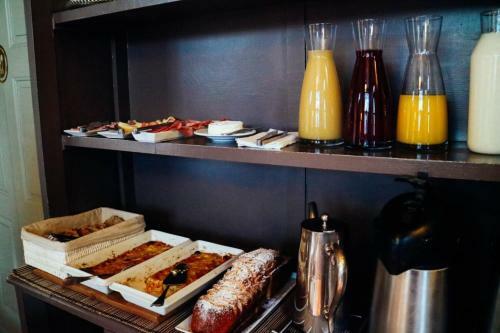 Hostal Mercador Guesthouse