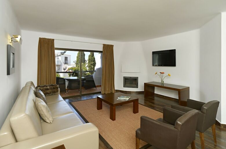 S�o Rafael Villas, Apartments & Guesthouse