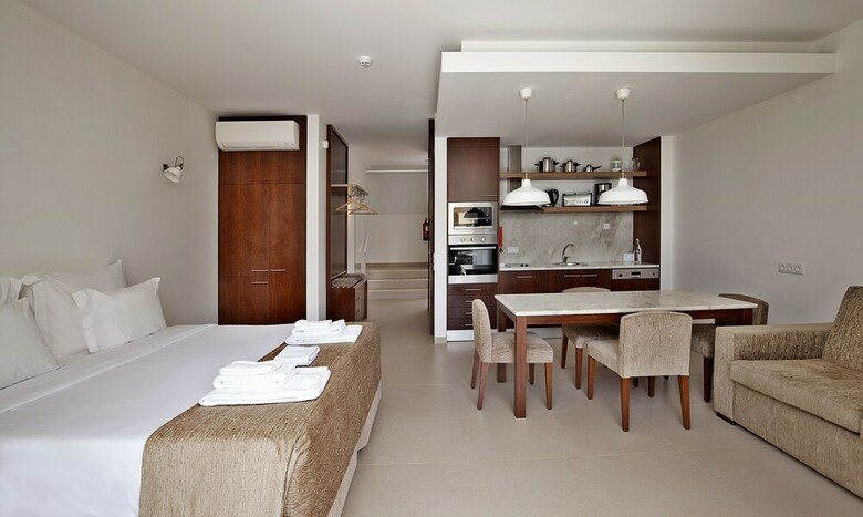 S�o Rafael Villas, Apartments & Guesthouse