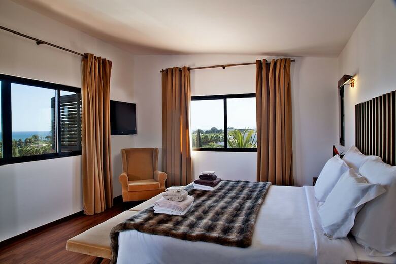 S�o Rafael Villas, Apartments & Guesthouse