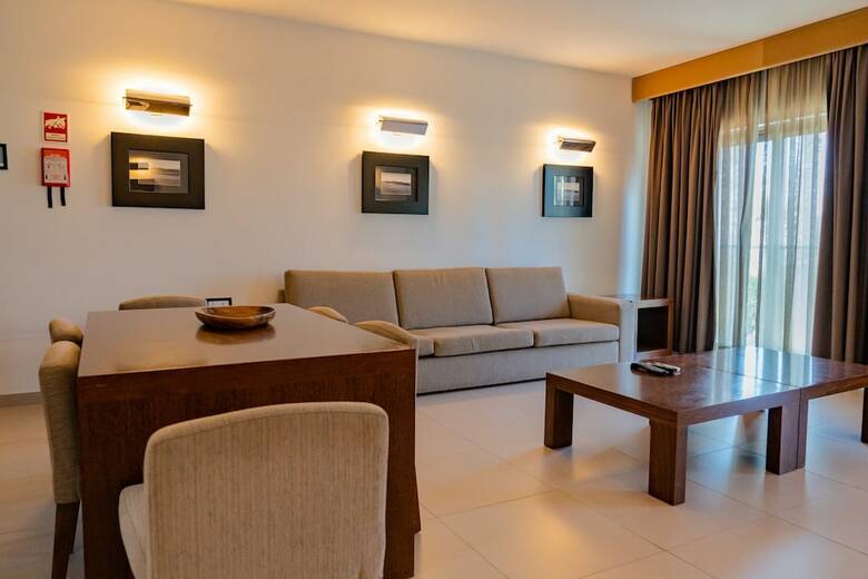 S�o Rafael Villas, Apartments & Guesthouse