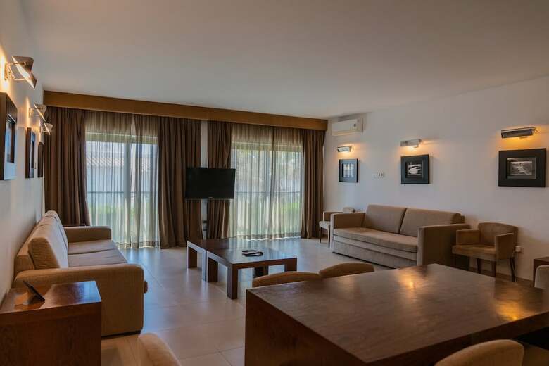 S�o Rafael Villas, Apartments & Guesthouse