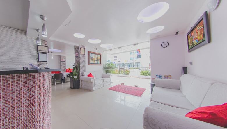 Hotel Marina Suites
