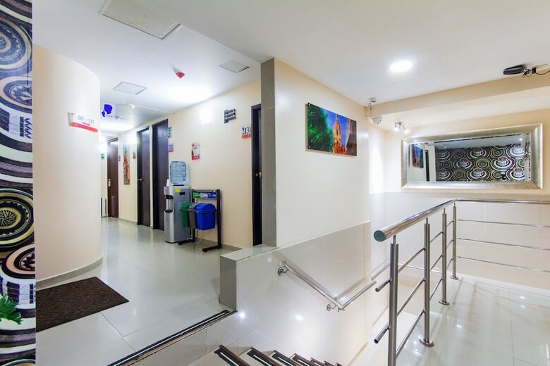Hotel Marina Suites