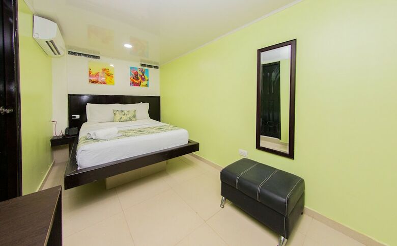 Hotel Marina Suites
