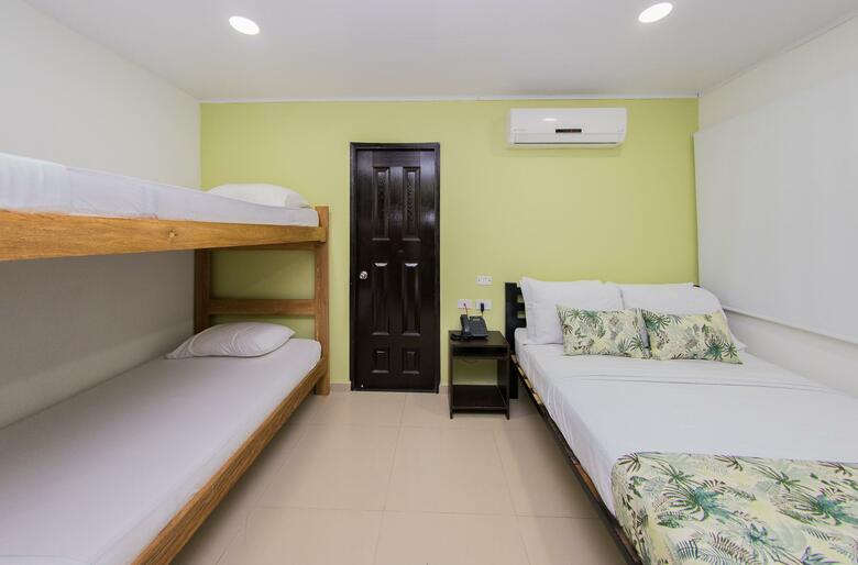 Hotel Marina Suites