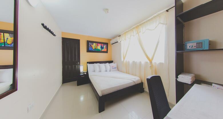 Hotel Marina Suites