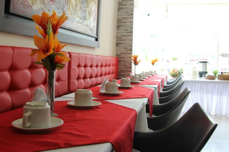 Hotel Marina Suites