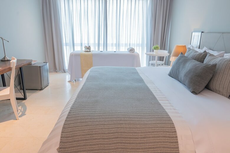 Hotel San Lazaro Art Style