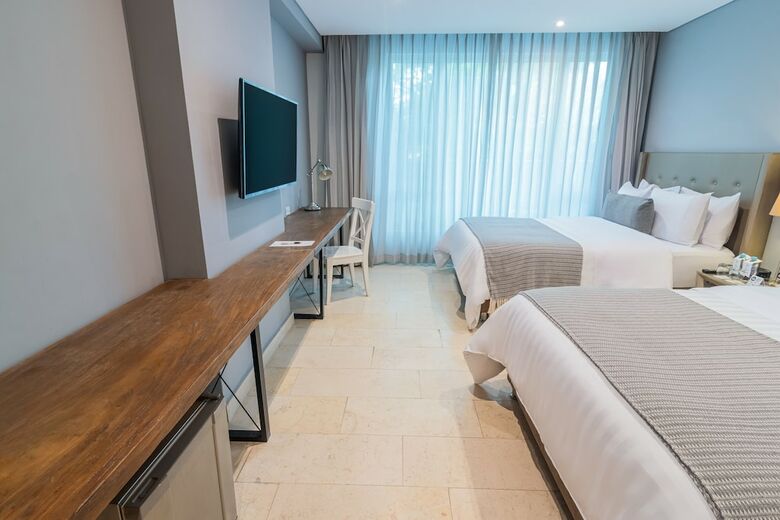 Hotel San Lazaro Art Style