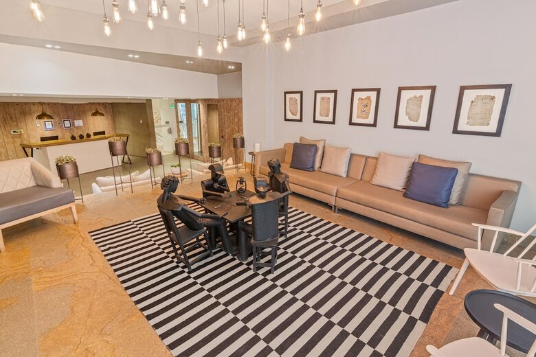Hotel San Lazaro Art Style