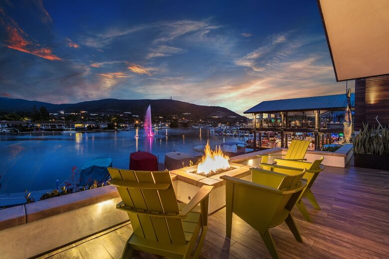 Lakehouse Hotel And Resort