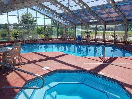 Hotel Baymont Inn & Suites - Sullivan