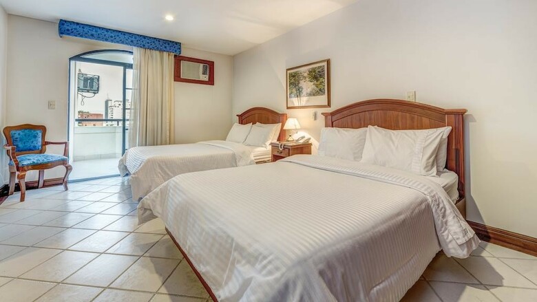 Hotel Travelers Suites Juanamb�