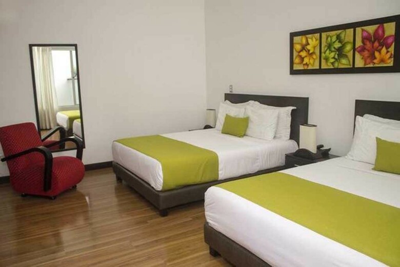 La Rivera Hotel
