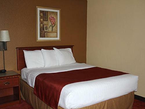 Hotel Americinn West Bend