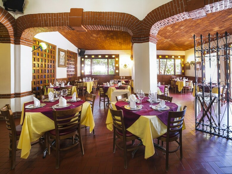 Hotel La Mansi�n Del Quijote