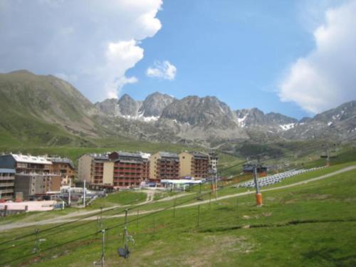 Apartamentos Nevada I Y II