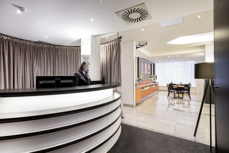 Aris Grand Place Hotel
