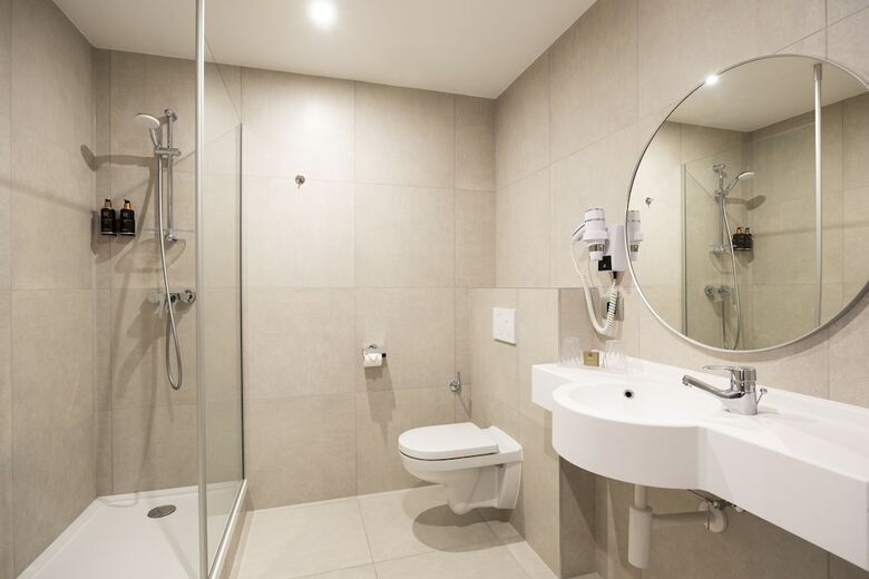 Aris Grand Place Hotel