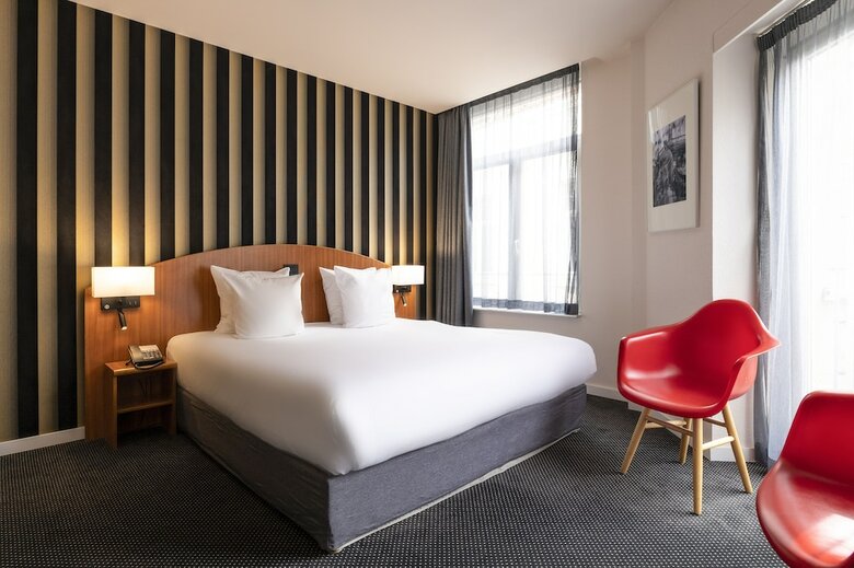 Aris Grand Place Hotel