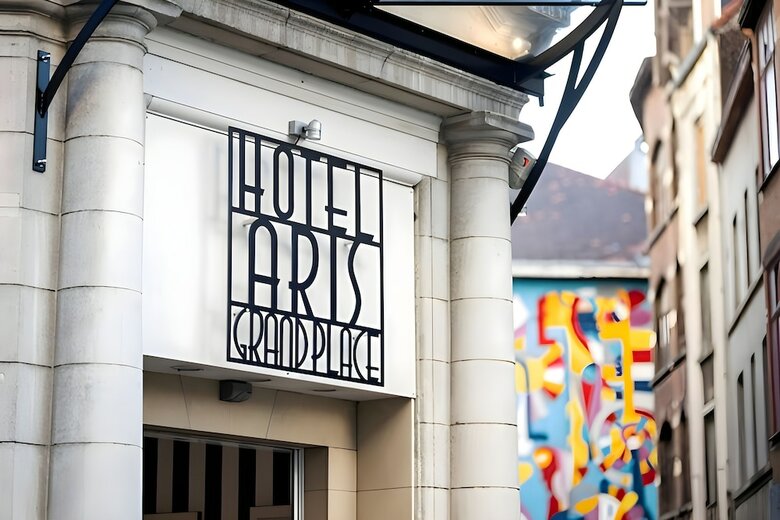 Aris Grand Place Hotel