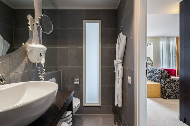 Hotel Jade Manotel