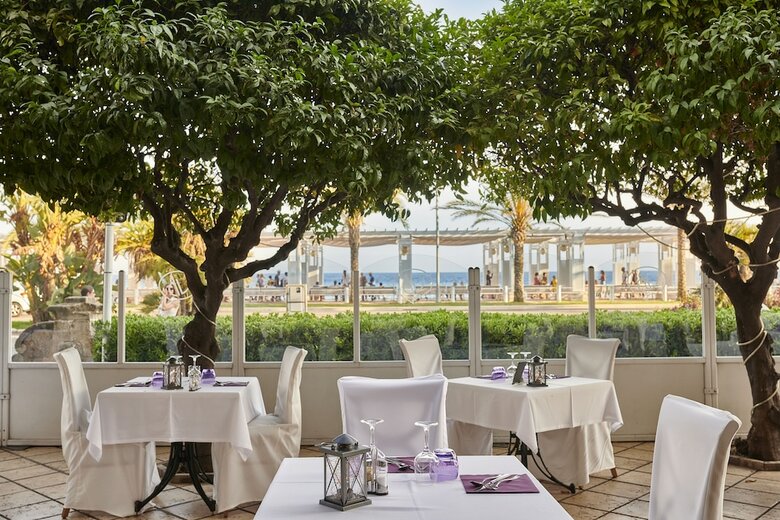 Hotel H�tel Vacances Bleues Le Royal