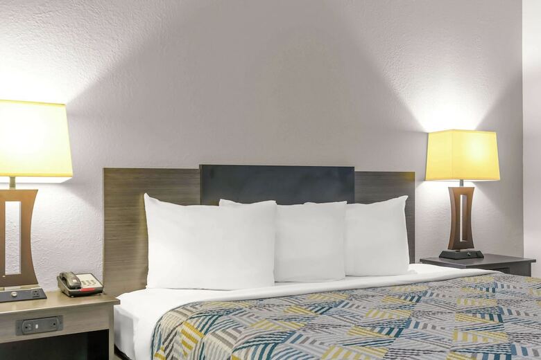 Hotel Dawson Village Inn