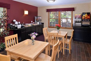Hotel Red Roof Plus & Suites Guilford