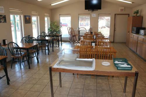 Motel Oak Hill Inn And Suites