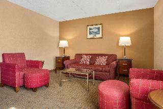 Clarion Hotel Marina & Conference Center