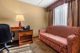 Clarion Hotel Marina & Conference Center
