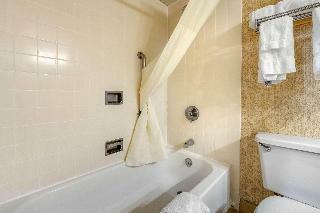 Clarion Hotel Marina & Conference Center