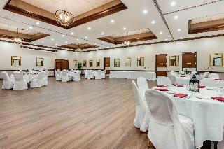 Clarion Hotel Marina & Conference Center