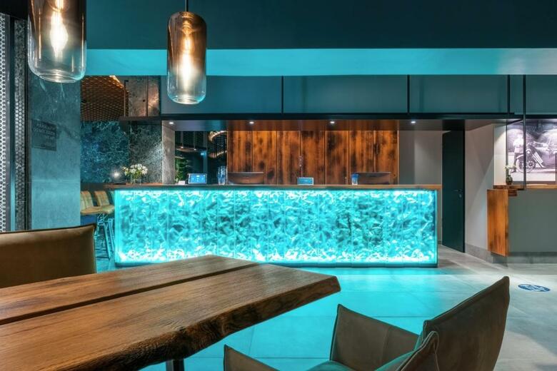 Uns�ld's Factory Hotel