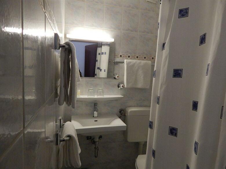 Montree Hotel