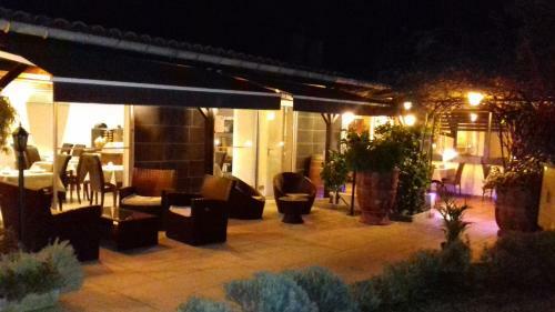 Hotel Logis H�tel R�sidence Les C�dres