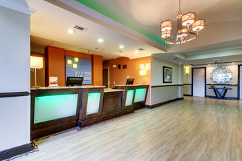 Holiday Inn Express Hotel & Suites Live Oak