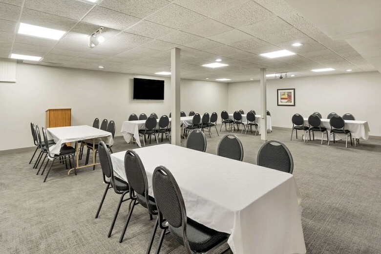 Hotel Baymont Inn Mundelein