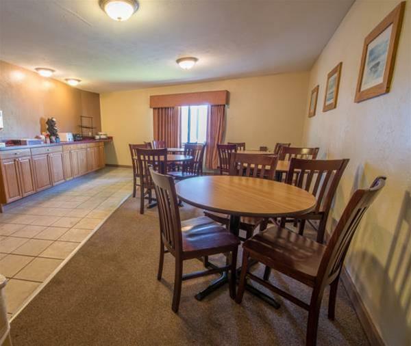 Hotel Pictured Rocks Inn And Suites
