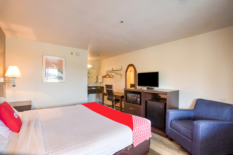 Motel 6 - Woodland