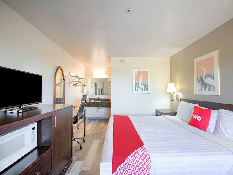Motel 6 - Woodland