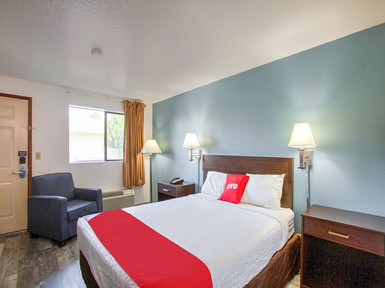 Motel 6 - Woodland