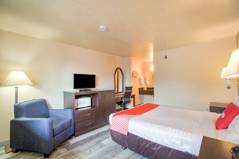 Motel 6 - Woodland
